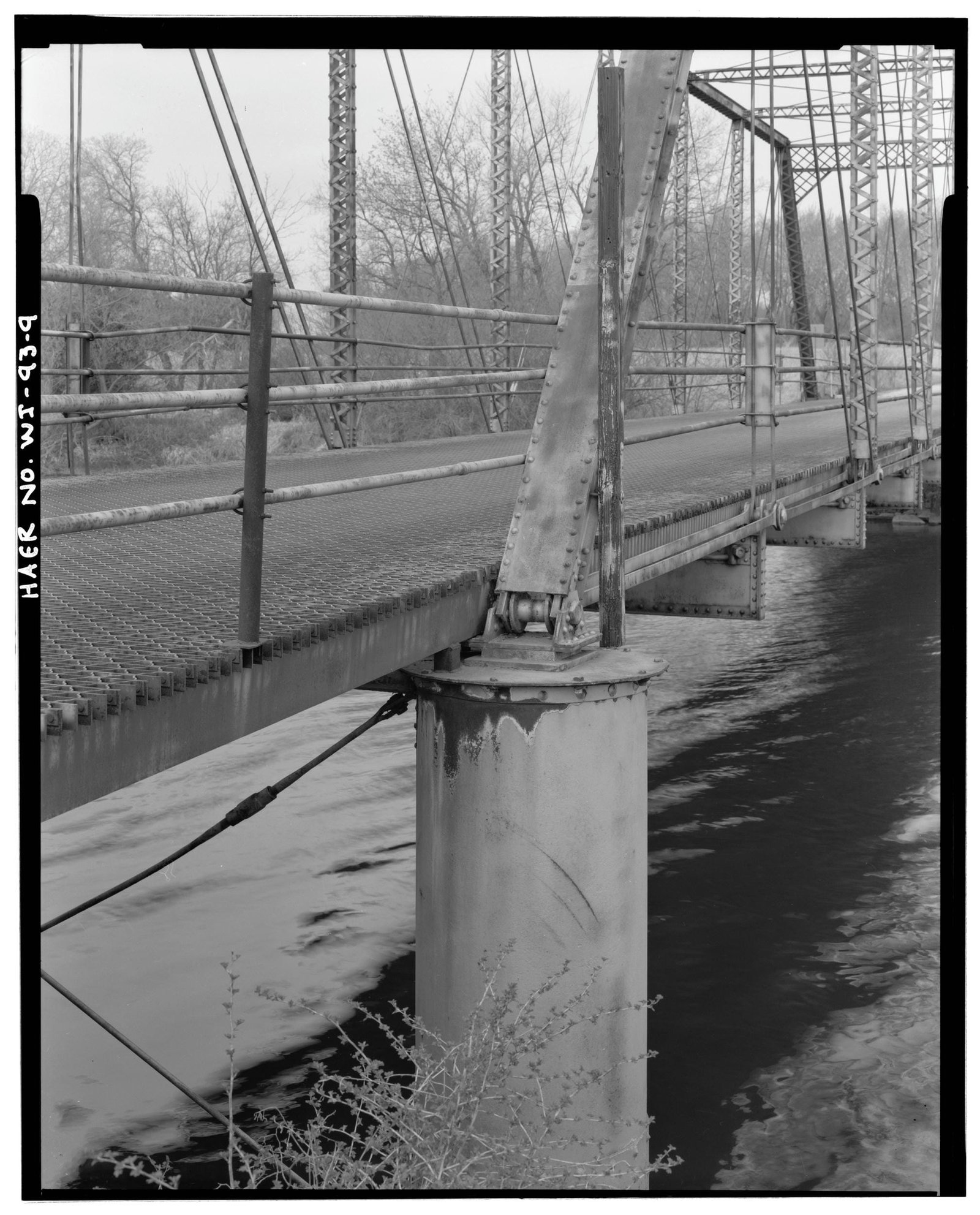 Lower angle connection and pier, Ninabuck Road Bridge